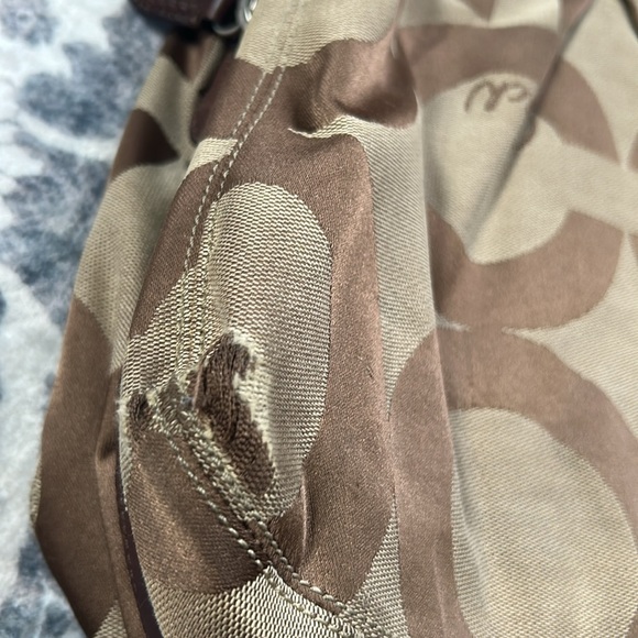 Large Coach satchel. See pics for wear on corners and straps - Picture 8 of 13
